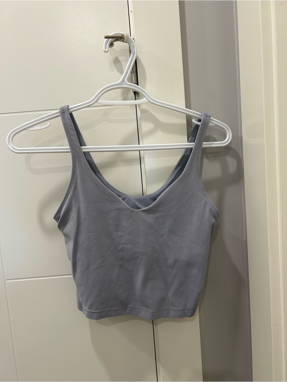 Simple V-Neck Cropped Tank Top in Dusty Lavender